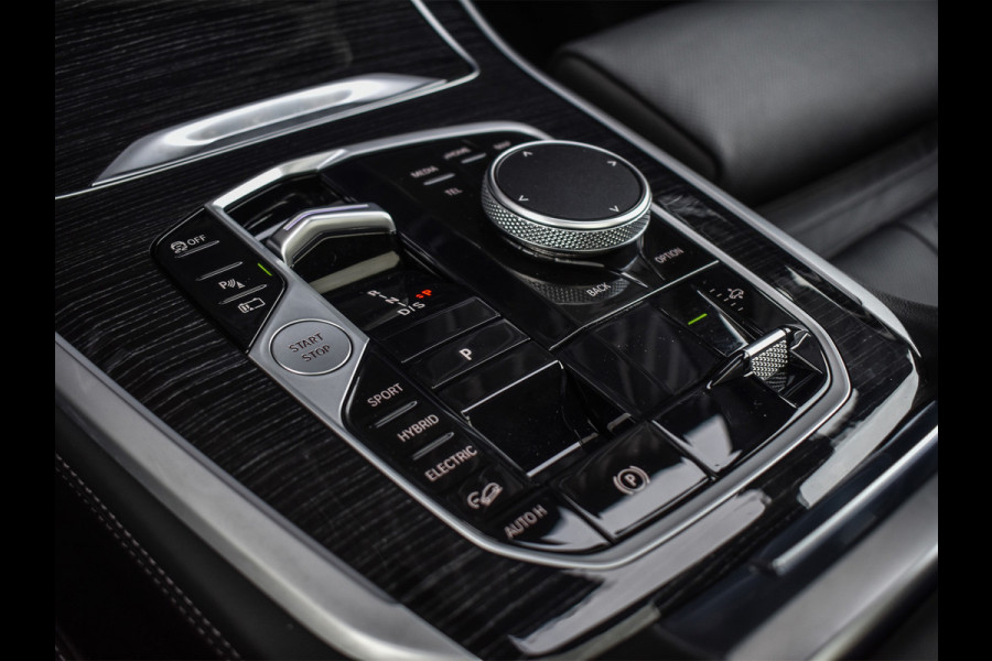 BMW X5 xDrive50e | M-SPORT PRO | PANORAMADAK SKY LOUNGE | HEAD-UP | SOFT-CLOSE | 360 CAMERA | LUCHTVERING | COMFORT ACCESS | TREKHAAK |