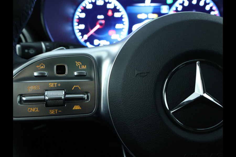 Mercedes-Benz C-Klasse Estate 300 e Business Solution AMG | Panoramadak | Multispaaks lichtmetalen velgen | Navigatie | Parking support | Inclusief 24 maanden MB Certified garantie voor Europa.