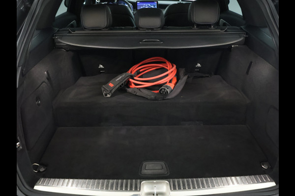Mercedes-Benz C-Klasse Estate 300 e Business Solution AMG | Panoramadak | Multispaaks lichtmetalen velgen | Navigatie | Parking support | Inclusief 24 maanden MB Certified garantie voor Europa.