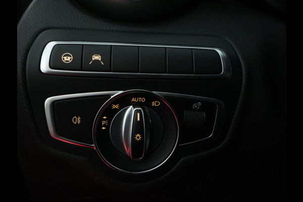 Mercedes-Benz C-Klasse Estate 300 e Business Solution AMG | Panoramadak | Multispaaks lichtmetalen velgen | Navigatie | Parking support | Inclusief 24 maanden MB Certified garantie voor Europa.