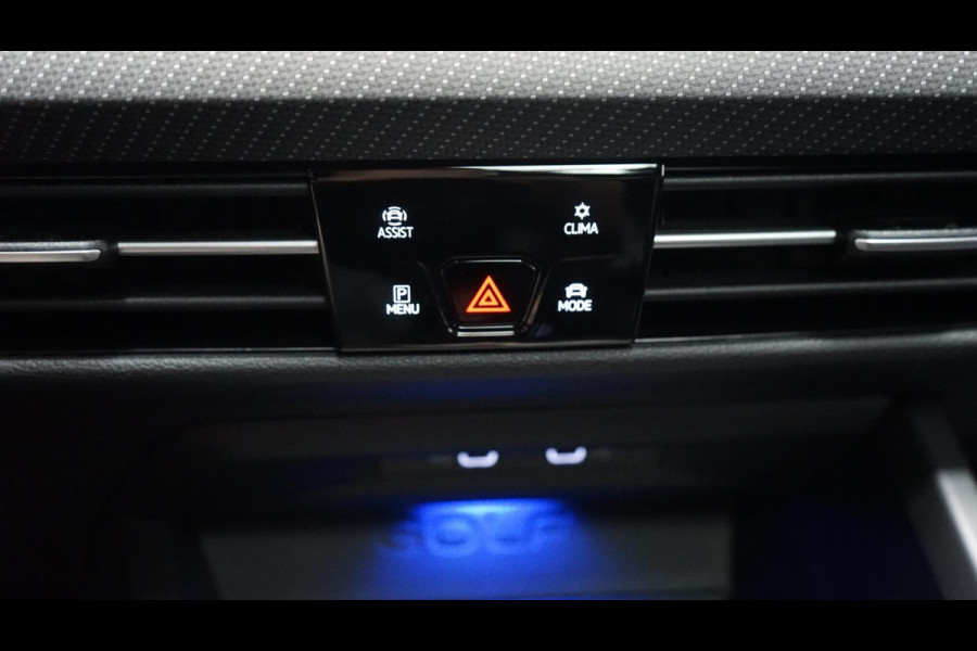 Volkswagen Golf VIII R 2.0 TSI 4M PERFORMANCE AKRAPOVIC-CAMERA-HARMAN KARDON-HUD-IQ LIGHT-KEYLESS-PANORAMA