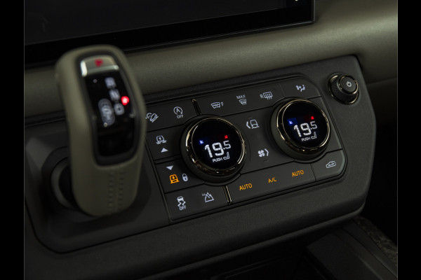 Land Rover Defender 110 4.4 P635 Octa Edition One