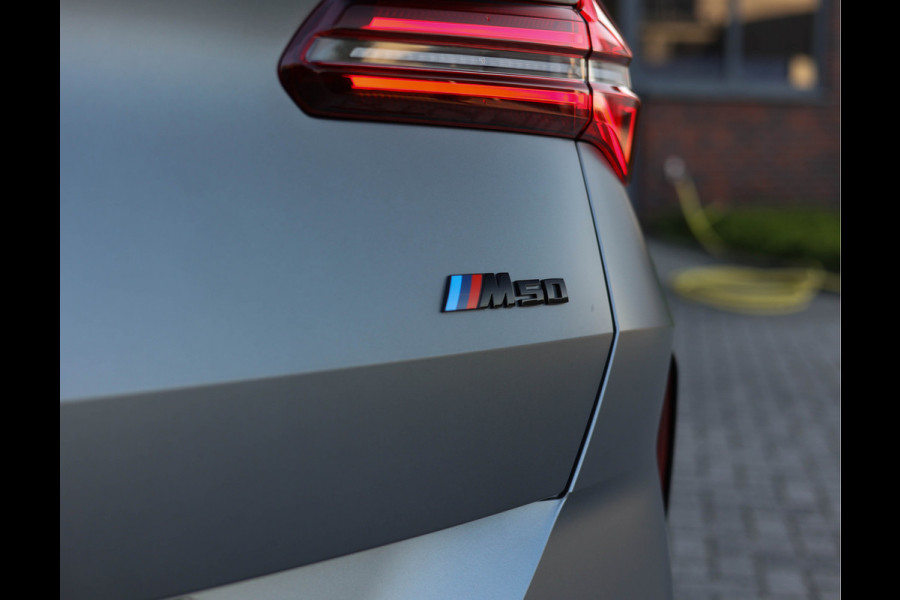 BMW X3 M50 xDrive*Trekhaak*Pano*IconicGlow*