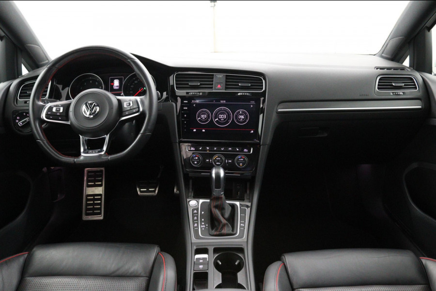 Volkswagen Golf 2.0TSI GTI *230PK*PANO*LEER*ACC*LED*DCC