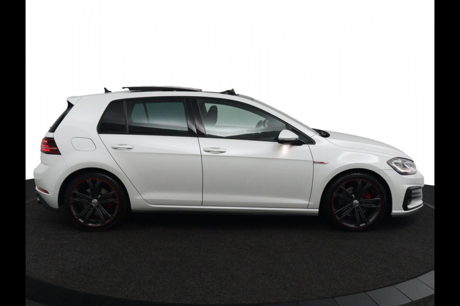 Volkswagen Golf 2.0TSI GTI *230PK*PANO*LEER*ACC*LED*DCC