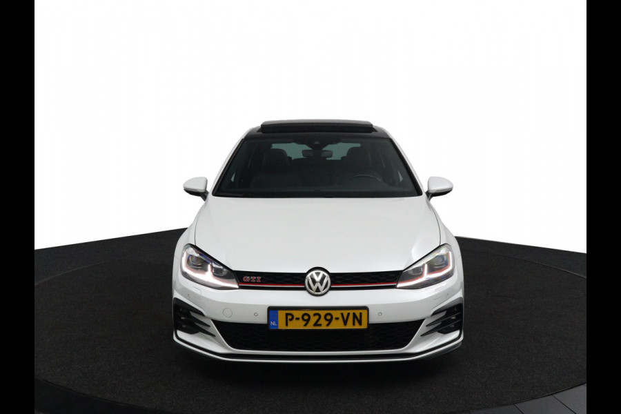 Volkswagen Golf 2.0TSI GTI *230PK*PANO*LEER*ACC*LED*DCC