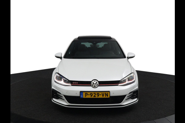 Volkswagen Golf 2.0TSI GTI *230PK*PANO*LEER*ACC*LED*DCC