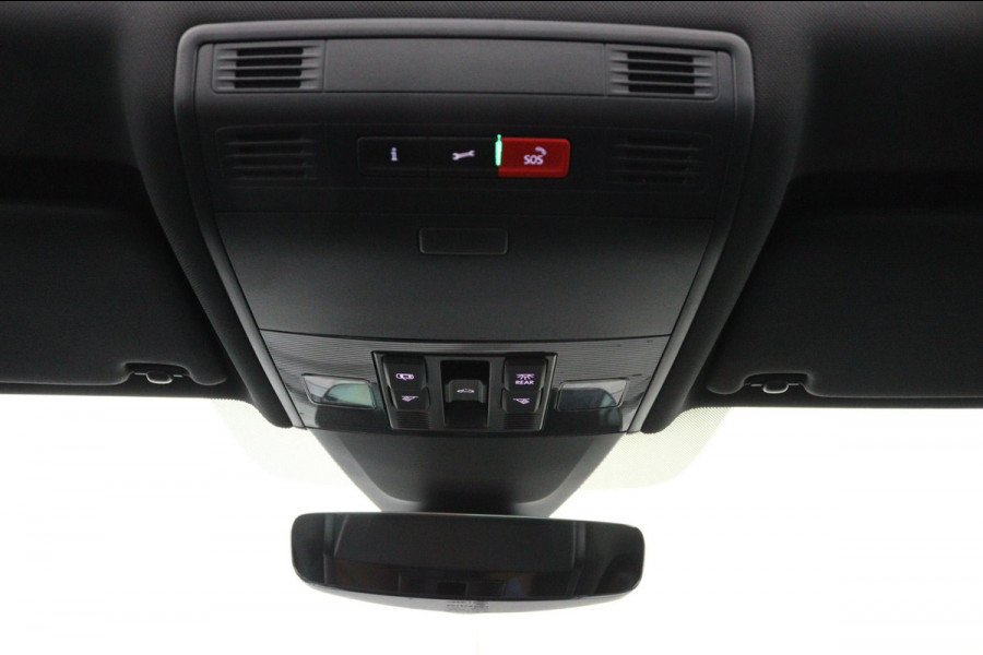 Volkswagen Golf 2.0TSI GTI *230PK*PANO*LEER*ACC*LED*DCC