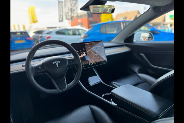 Tesla Model 3 Standard RWD Plus 60 kWh |NL AUTO | CAMERA | LEDER | PANO ! 2DE PINKSTERDAG GEOPEND VAN 10:00 UUR T/M 17:00 UUR