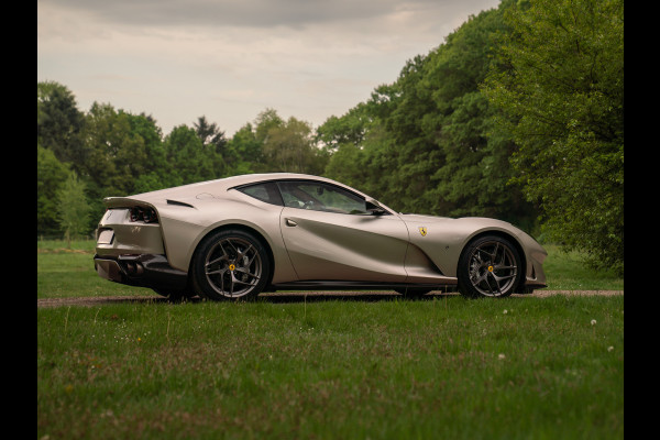 Ferrari 812 Superfast | Subliem! | Grigio Ingrid | Veel Carbon | 1e eigenaar