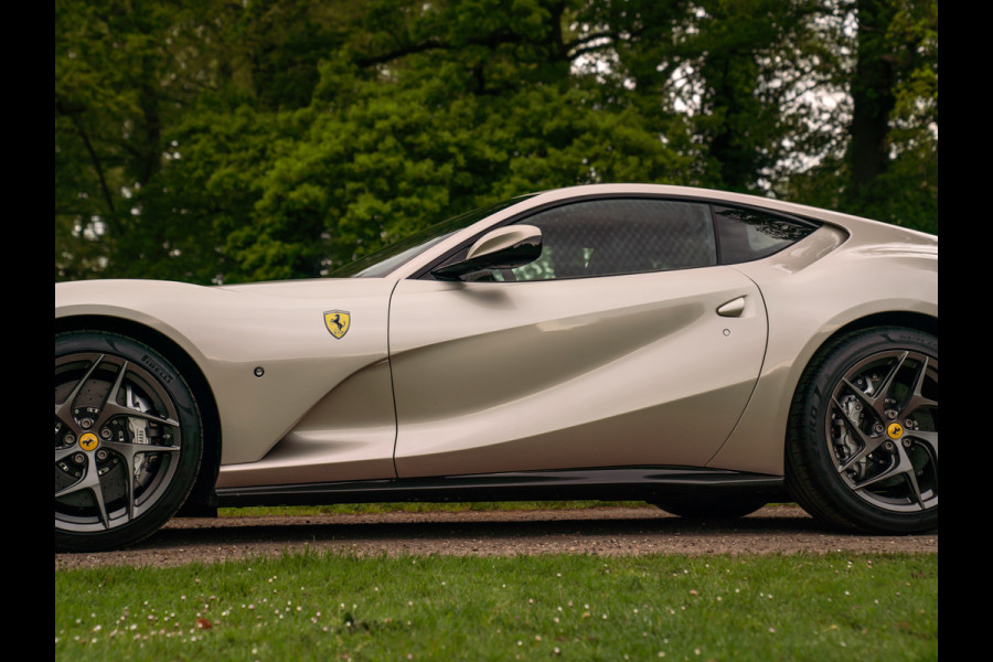 Ferrari 812 Superfast | Subliem! | Grigio Ingrid | Veel Carbon | 1e eigenaar