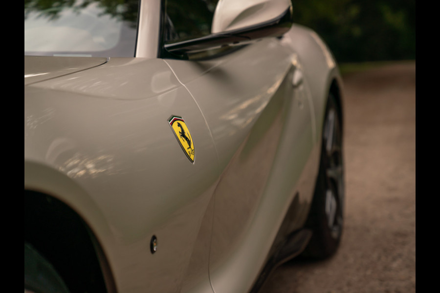 Ferrari 812 Superfast | Subliem! | Grigio Ingrid | Veel Carbon | 1e eigenaar