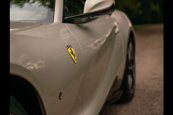 Ferrari 812 Superfast | Subliem! | Grigio Ingrid | Veel Carbon | 1e eigenaar