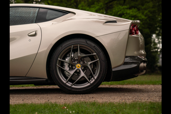 Ferrari 812 Superfast | Subliem! | Grigio Ingrid | Veel Carbon | 1e eigenaar