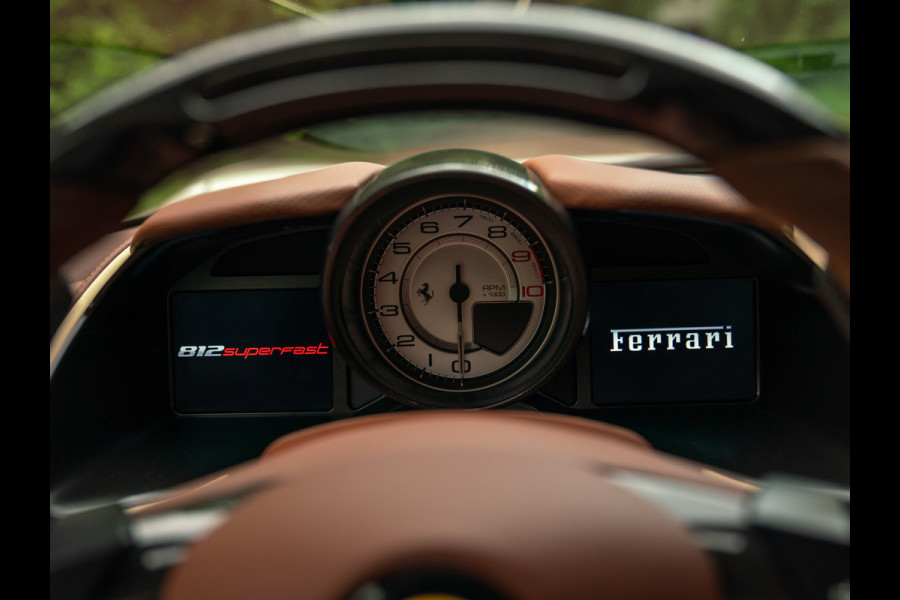 Ferrari 812 Superfast | Subliem! | Grigio Ingrid | Veel Carbon | 1e eigenaar