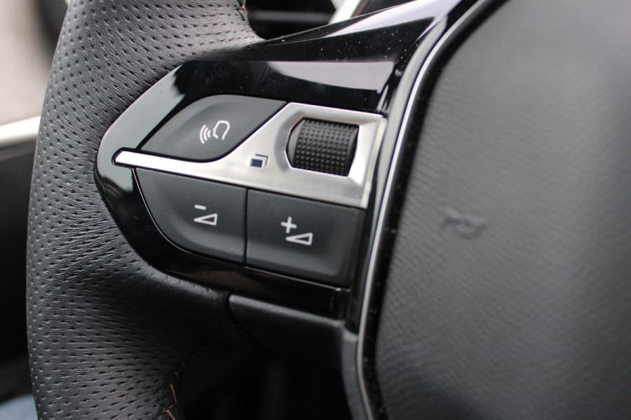 Peugeot 5008 1.2 PureTech 130PK Automaat GT | Black Pack | Adaptieve Cruise | 7-Persoons | Led | BLIS | Navigatie