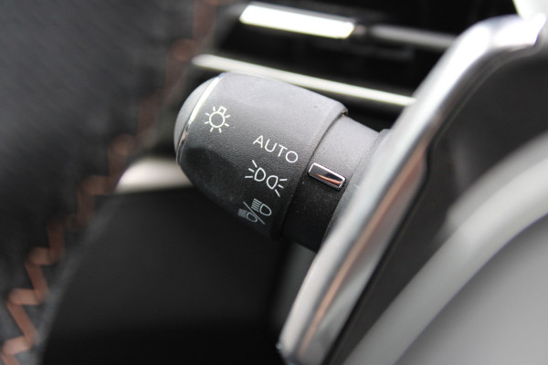 Peugeot 5008 1.2 PureTech 130PK Automaat GT | Black Pack | Adaptieve Cruise | 7-Persoons | Led | BLIS | Navigatie