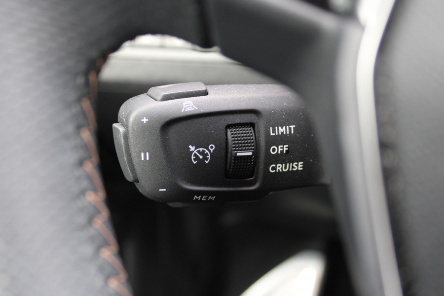 Peugeot 5008 1.2 PureTech 130PK Automaat GT | Black Pack | Adaptieve Cruise | 7-Persoons | Led | BLIS | Navigatie