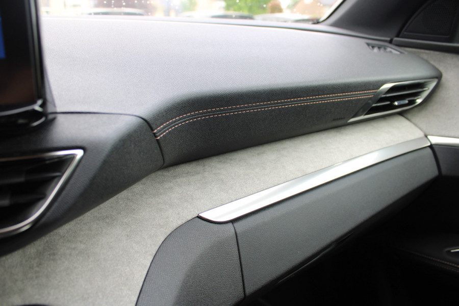 Peugeot 5008 1.2 PureTech 130PK Automaat GT | Black Pack | Adaptieve Cruise | 7-Persoons | Led | BLIS | Navigatie