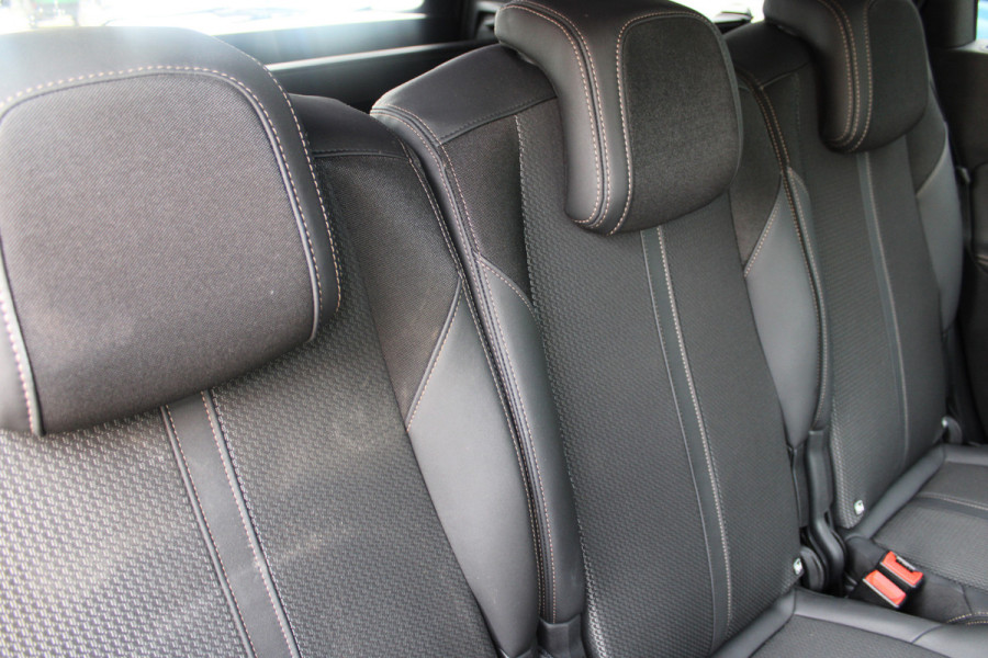 Peugeot 5008 1.2 PureTech 130PK Automaat GT | Black Pack | Adaptieve Cruise | 7-Persoons | Led | BLIS | Navigatie