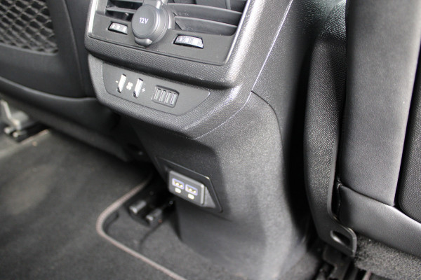 Peugeot 5008 1.2 PureTech 130PK Automaat GT | Black Pack | Adaptieve Cruise | 7-Persoons | Led | BLIS | Navigatie