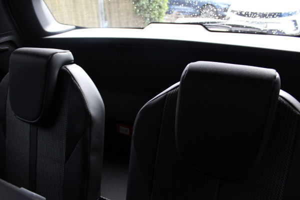 Peugeot 5008 1.2 PureTech 130PK Automaat GT | Black Pack | Adaptieve Cruise | 7-Persoons | Led | BLIS | Navigatie