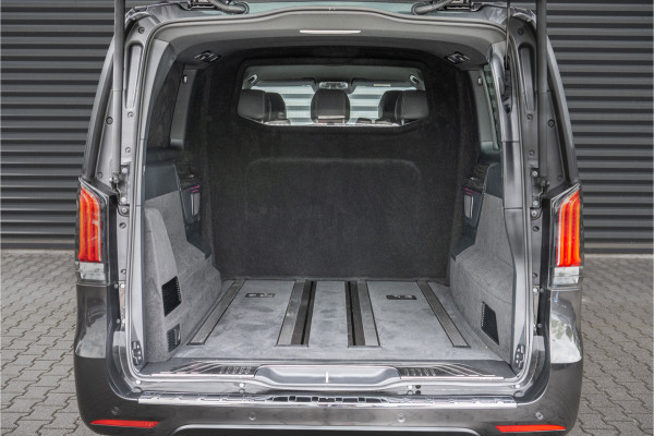 Mercedes-Benz V-Klasse 300d Extra Lang AMG-Line -Distronic-