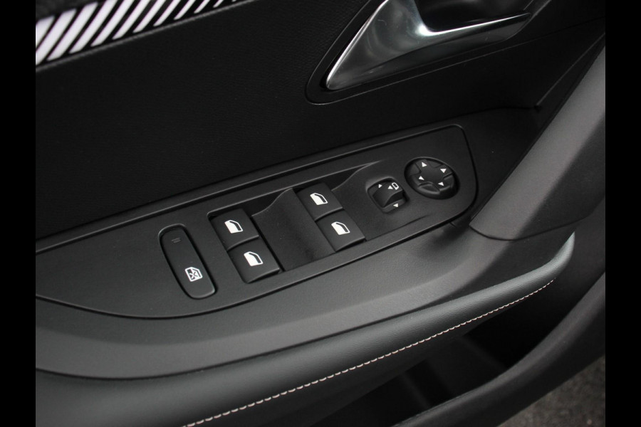 Peugeot 2008 1.2 PureTech 130pk Automaat Allure Navigatie Climate Control Camera 360 Dab Led Lichtmetalen Velgen Parkeer sensoren Cruise Control Adaptive Stoelverwarming