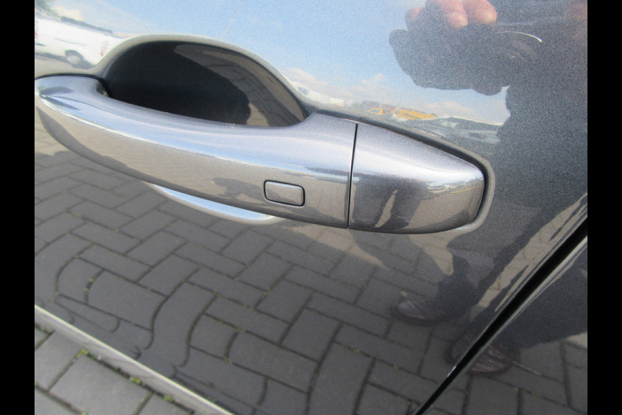 Renault Clio 1.0 TCe Intens, Navigatie, Climat Control, PDC, Stoelverw.