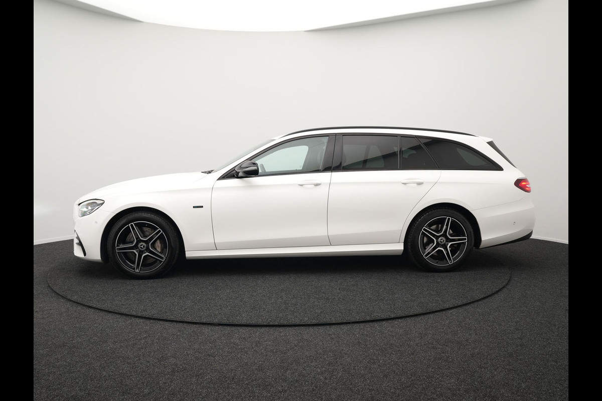 Mercedes-Benz E-Klasse Estate 300 e AMG Plug In Hybrid 320pk Dealer O.H PHEV | Widescreen Navi | Sfeerverlichting | Night Pakket | Camera | Apple Carplay | Alcantara Sportstoelen Verwarmd | LED | Mercedes-Benz E-Klasse Estate 300 e AMG Plug In Hybrid 320pk Dealer O.H PHEV | Widescreen Navi | Sfeerverlichting | Night Pakket | Camera | Apple Carplay | Alcantara Sportstoelen Verwarmd | LED |