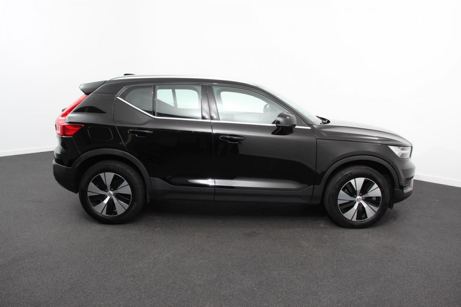 Volvo XC40 1.5 T4 211pk Automaat PHEV Recharge Inscription Navigatie Apple Carplay/Android Auto Parkeersensoren Adaptive Cruise Control Elektrische achterklep Stoelverwarming Wegklapbare trekhaak LED-koplampen