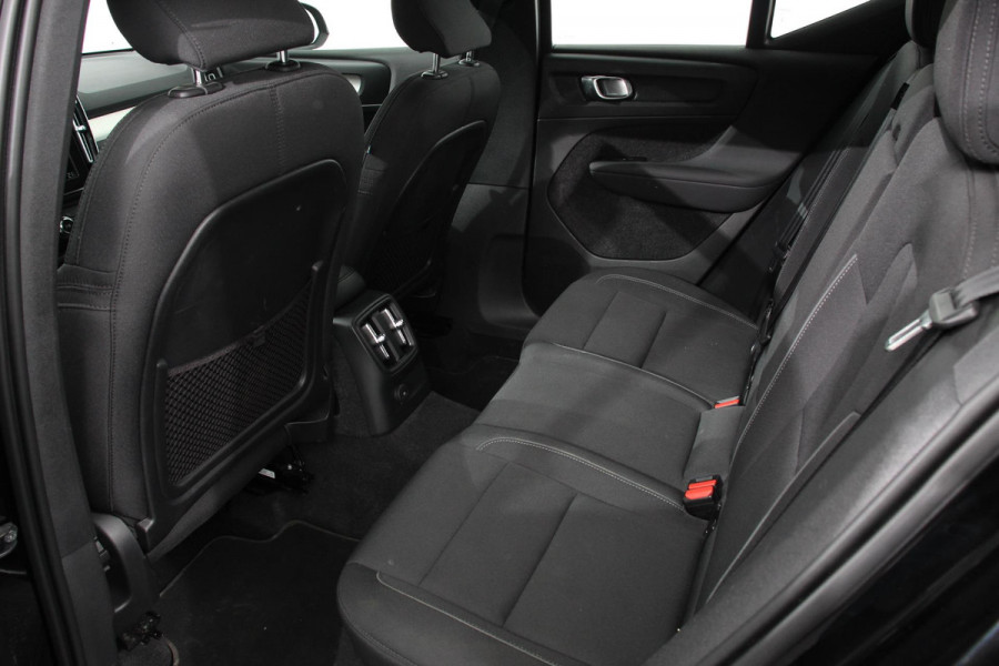 Volvo XC40 1.5 T4 211pk Automaat PHEV Recharge Inscription Navigatie Apple Carplay/Android Auto Parkeersensoren Adaptive Cruise Control Elektrische achterklep Stoelverwarming Wegklapbare trekhaak LED-koplampen