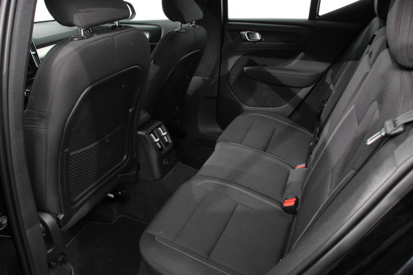 Volvo XC40 1.5 T4 211pk Automaat PHEV Recharge Inscription Navigatie Apple Carplay/Android Auto Parkeersensoren Adaptive Cruise Control Elektrische achterklep Stoelverwarming Wegklapbare trekhaak LED-koplampen