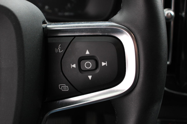 Volvo XC40 1.5 T4 211pk Automaat PHEV Recharge Inscription Navigatie Apple Carplay/Android Auto Parkeersensoren Adaptive Cruise Control Elektrische achterklep Stoelverwarming Wegklapbare trekhaak LED-koplampen