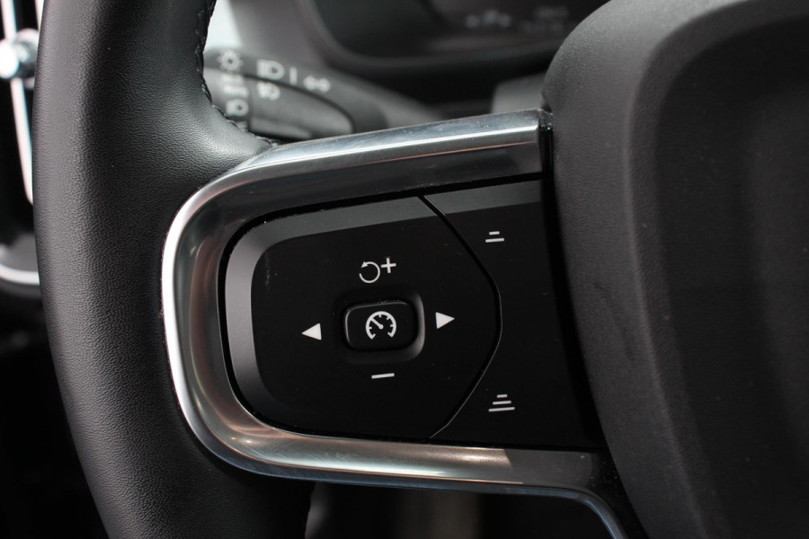 Volvo XC40 1.5 T4 211pk Automaat PHEV Recharge Inscription Navigatie Apple Carplay/Android Auto Parkeersensoren Adaptive Cruise Control Elektrische achterklep Stoelverwarming Wegklapbare trekhaak LED-koplampen