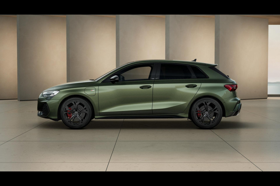 Audi A3 Sportback S edition Competition 45 TFSI e 180 kW / 245 PK Sp panoramadak, SONOS soundsysteem, comfortsleutel, LM 18" %-Y dubbelspaak, assistentiepakket Driving en Parking