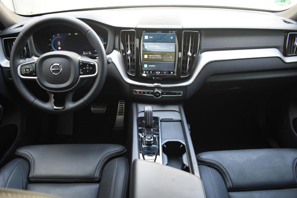 Volvo XC60 T8 455PK AWD R-Design / Navigatie / Head Up Display / 360 Camera / Parkeersensoren / Luchtvering / Stuur-Stoelverwarming /