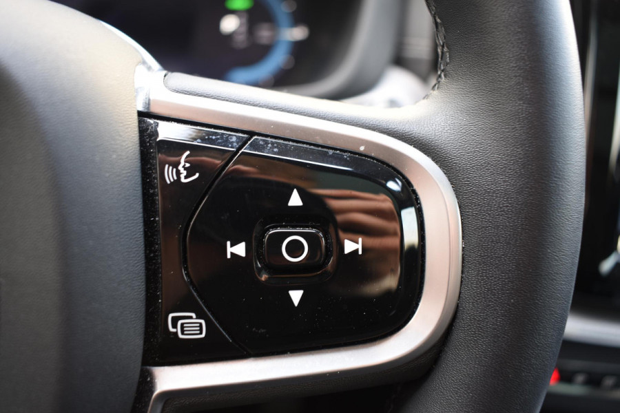 Volvo XC60 T8 455PK AWD R-Design / Navigatie / Head Up Display / 360 Camera / Parkeersensoren / Luchtvering / Stuur-Stoelverwarming /