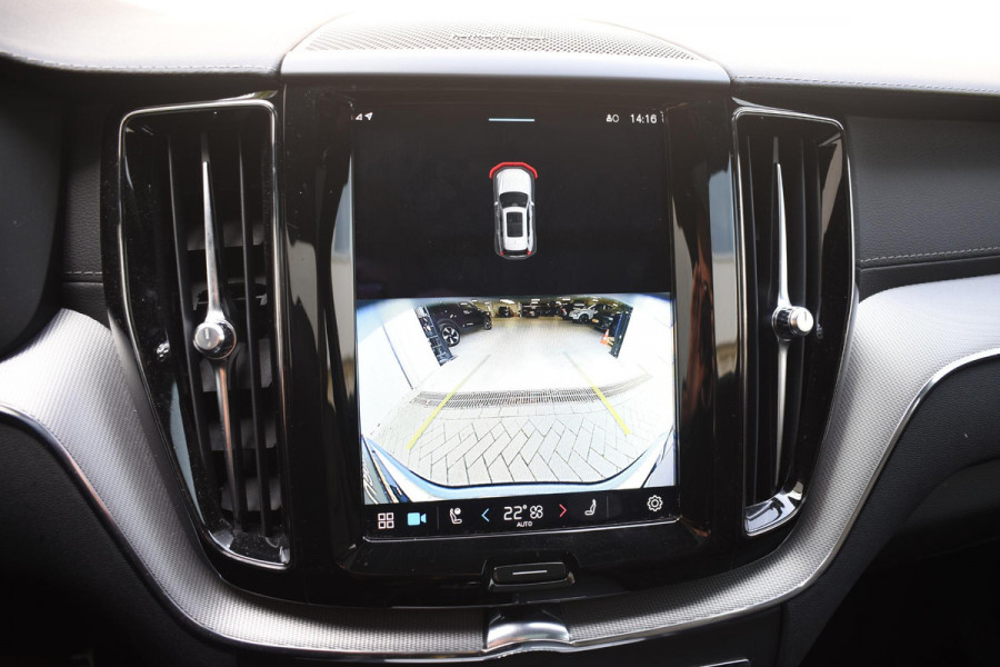 Volvo XC60 T8 455PK AWD R-Design / Navigatie / Head Up Display / 360 Camera / Parkeersensoren / Luchtvering / Stuur-Stoelverwarming /
