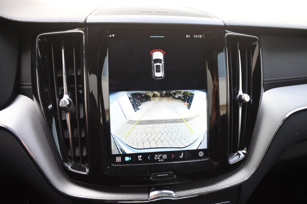 Volvo XC60 T8 455PK AWD R-Design / Navigatie / Head Up Display / 360 Camera / Parkeersensoren / Luchtvering / Stuur-Stoelverwarming /