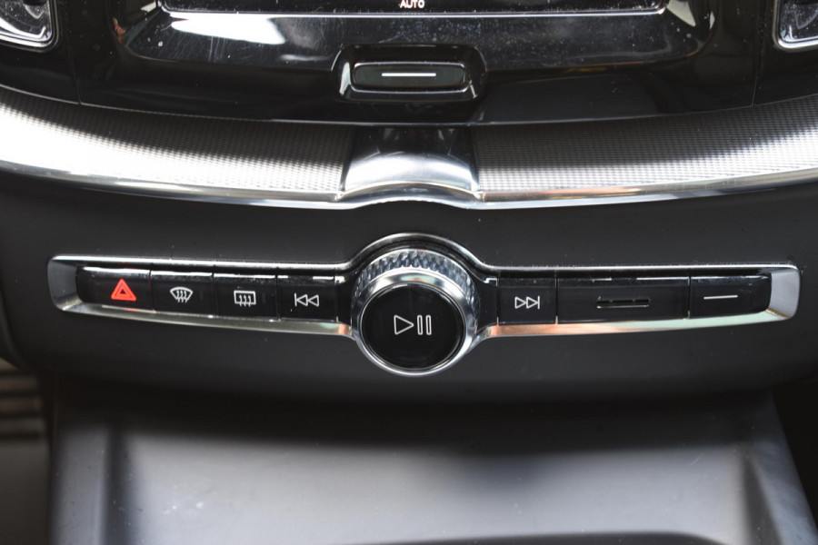 Volvo XC60 T8 455PK AWD R-Design / Navigatie / Head Up Display / 360 Camera / Parkeersensoren / Luchtvering / Stuur-Stoelverwarming /