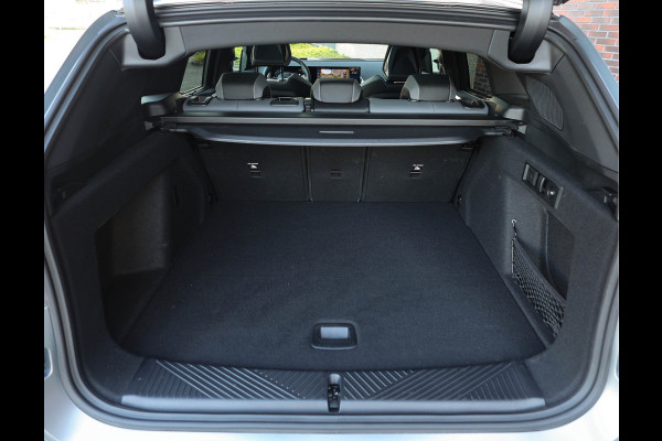BMW X3 M50 xDrive*Trekhaak*Pano*IconicGlow*
