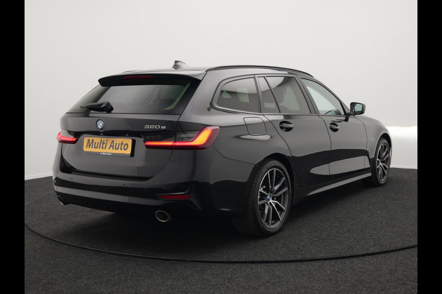 BMW 3 Serie Touring 320e Sportline Plug In Hybrid Dealer O.H PHEV | Panodak | Lederen Sportstoelen Verwarmd | 18"L.M | Sfeerverlichting | Apple Carplay | HIFI | Virtual | LED |