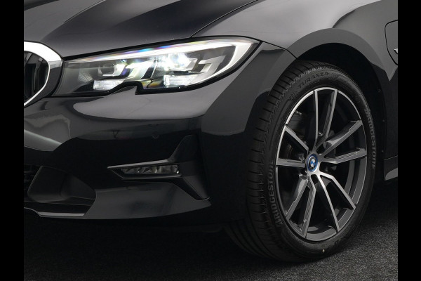 BMW 3 Serie Touring 320e Sportline Plug In Hybrid Dealer O.H PHEV | Panodak | Lederen Sportstoelen Verwarmd | 18"L.M | Sfeerverlichting | Apple Carplay | HIFI | Virtual | LED |