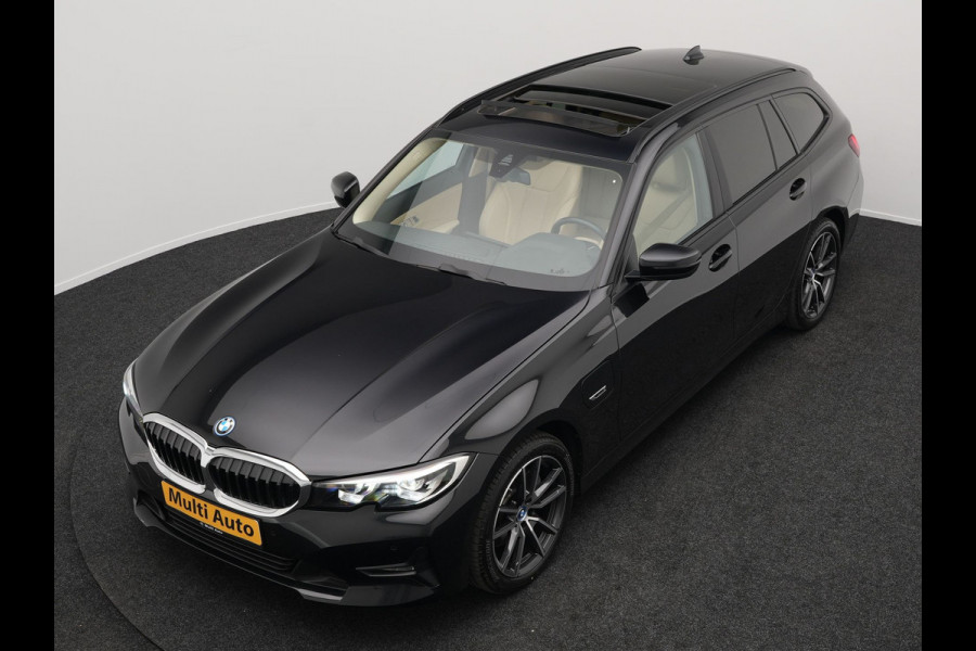 BMW 3 Serie Touring 320e Sportline Plug In Hybrid Dealer O.H PHEV | Panodak | Lederen Sportstoelen Verwarmd | 18"L.M | Sfeerverlichting | Apple Carplay | HIFI | Virtual | LED |