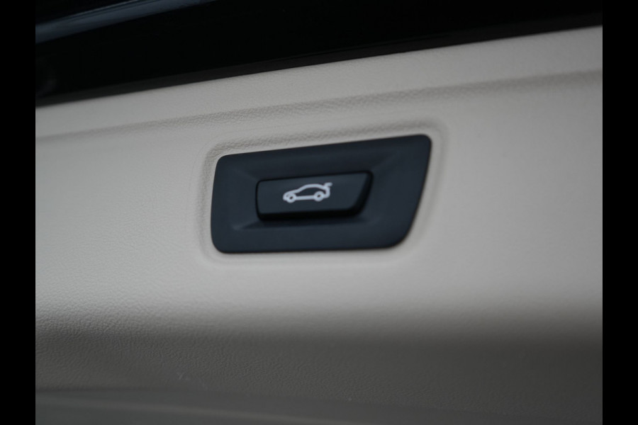 BMW 3 Serie Touring 320e Sportline Plug In Hybrid Dealer O.H PHEV | Panodak | Lederen Sportstoelen Verwarmd | 18"L.M | Sfeerverlichting | Apple Carplay | HIFI | Virtual | LED |