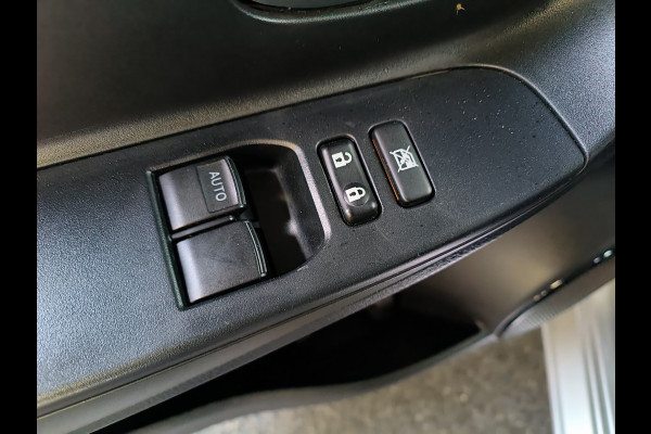 Toyota Yaris 1.0 VVT-i Active Rijklaar + 12 maanden Bovag-garantie Henk Jongen Auto's in Helmond,  al 50 jaar service zoals 't hoort!