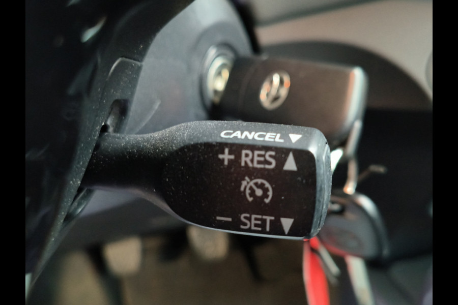 Toyota Yaris 1.0 VVT-i Active Rijklaar + 12 maanden Bovag-garantie Henk Jongen Auto's in Helmond,  al 50 jaar service zoals 't hoort!