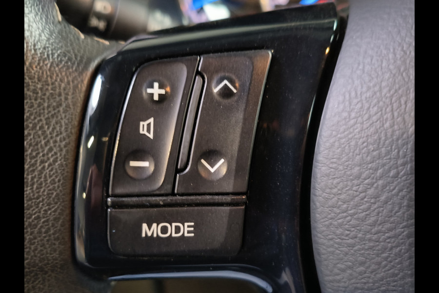 Toyota Yaris 1.0 VVT-i Active Rijklaar + 12 maanden Bovag-garantie Henk Jongen Auto's in Helmond,  al 50 jaar service zoals 't hoort!