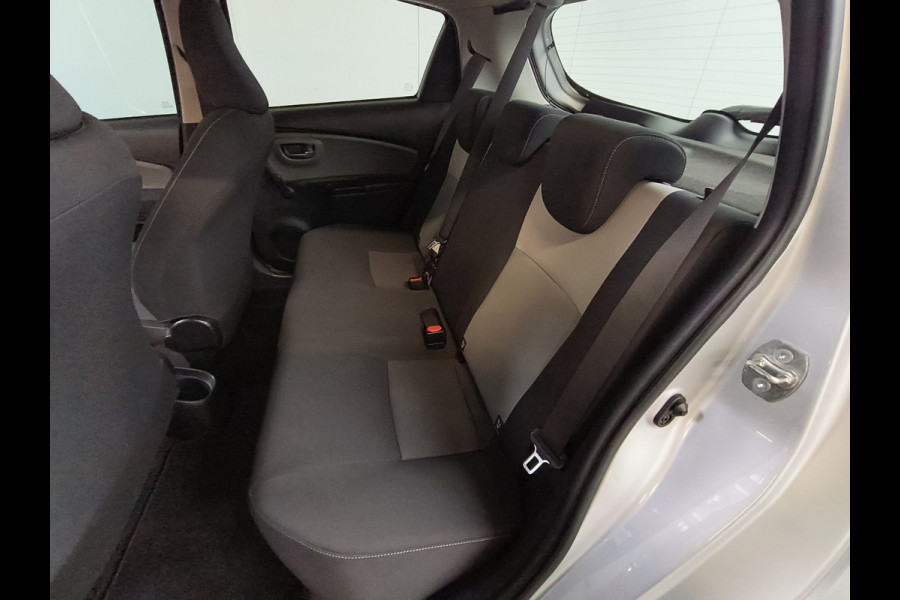 Toyota Yaris 1.0 VVT-i Active Rijklaar + 12 maanden Bovag-garantie Henk Jongen Auto's in Helmond,  al 50 jaar service zoals 't hoort!